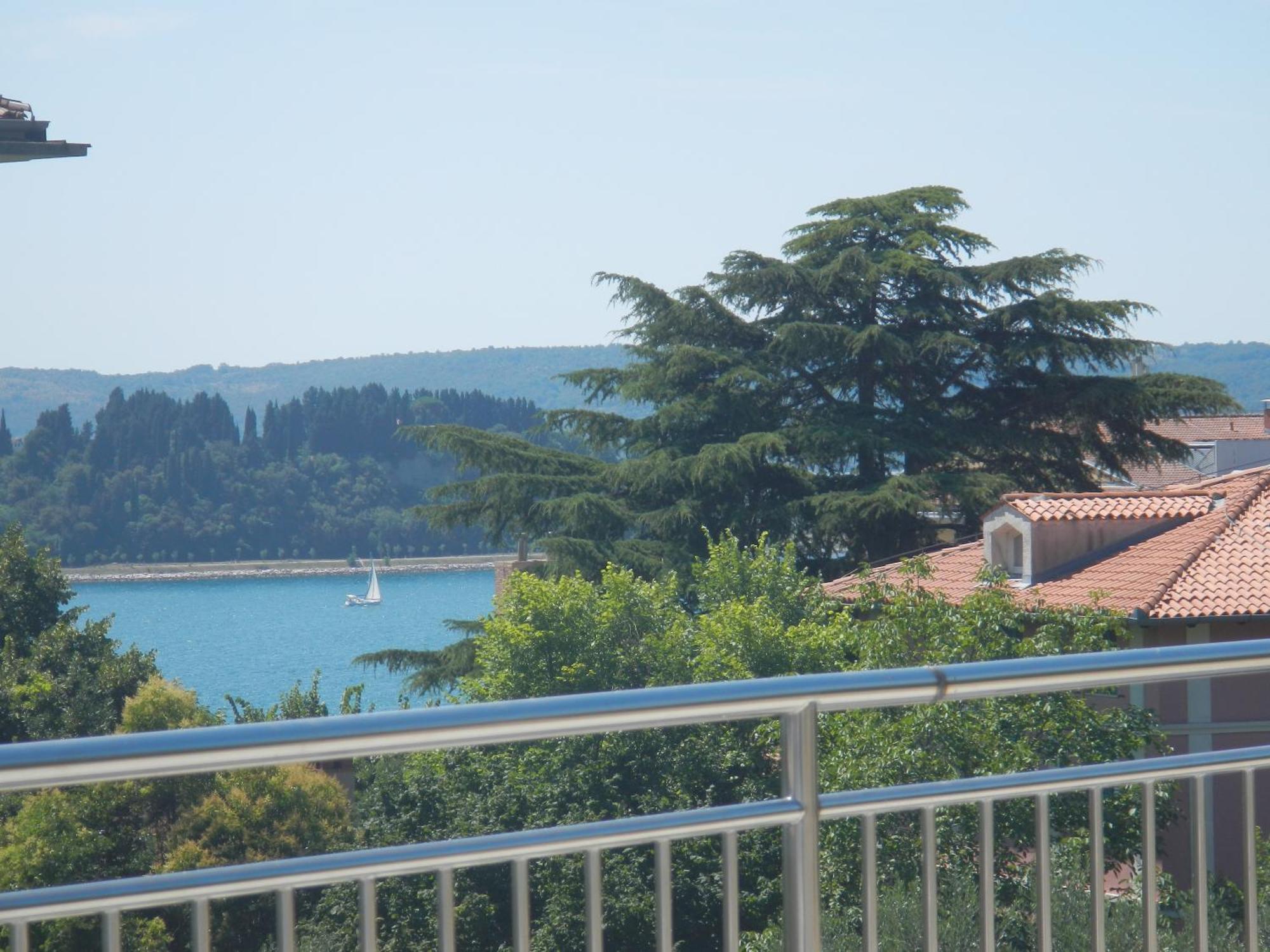 Apartments And Rooms Orazem Zoro Portoroz Bilik gambar