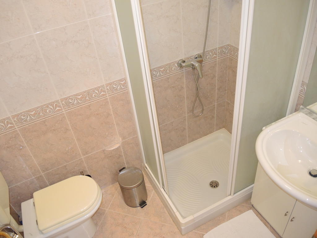 Apartments And Rooms Orazem Zoro Portoroz Bilik gambar